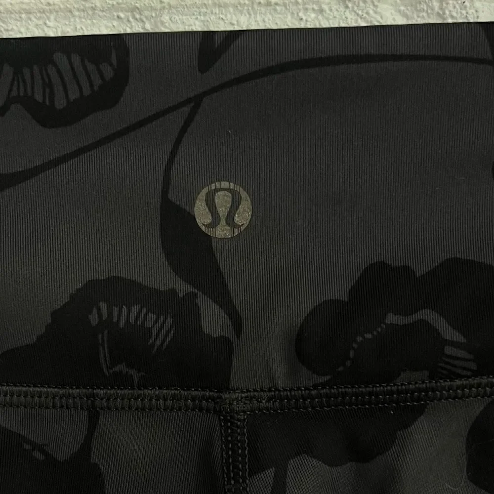 Lululemon Wunder Under Crop II *Full-On Luxtreme Flat Inky Floral Size 6